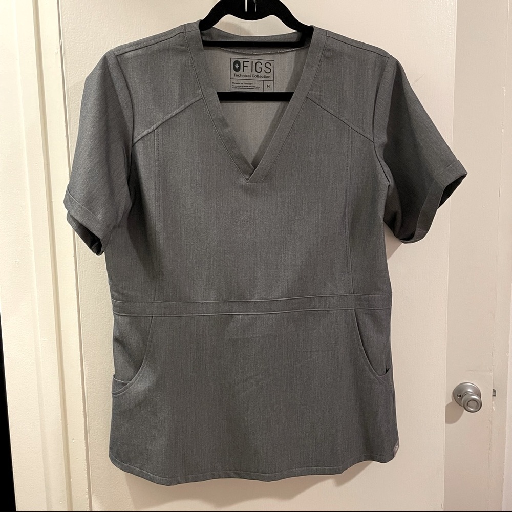 Figs Graphite- Scrub Top